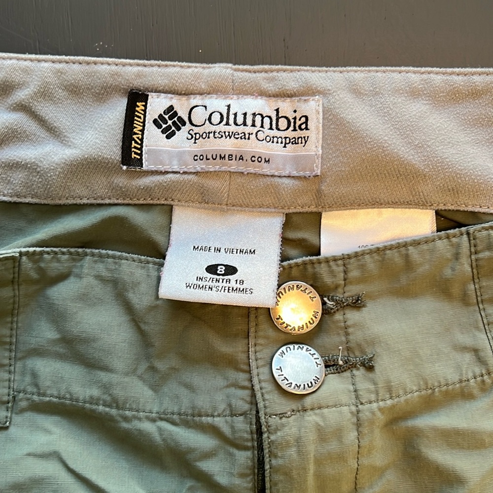 Columbia 15” hiking shorts